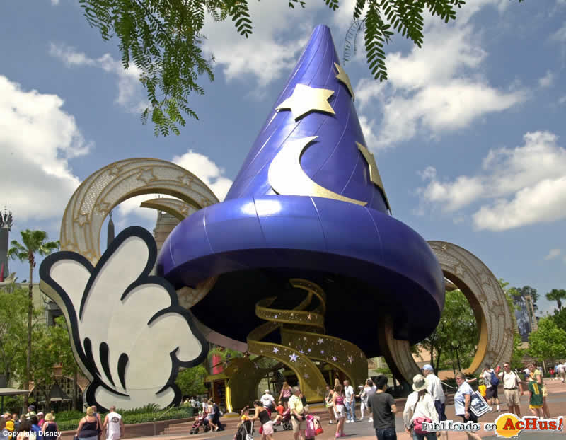 Imagen de Disney Hollywood Studios  The Sorcerer Hat 2