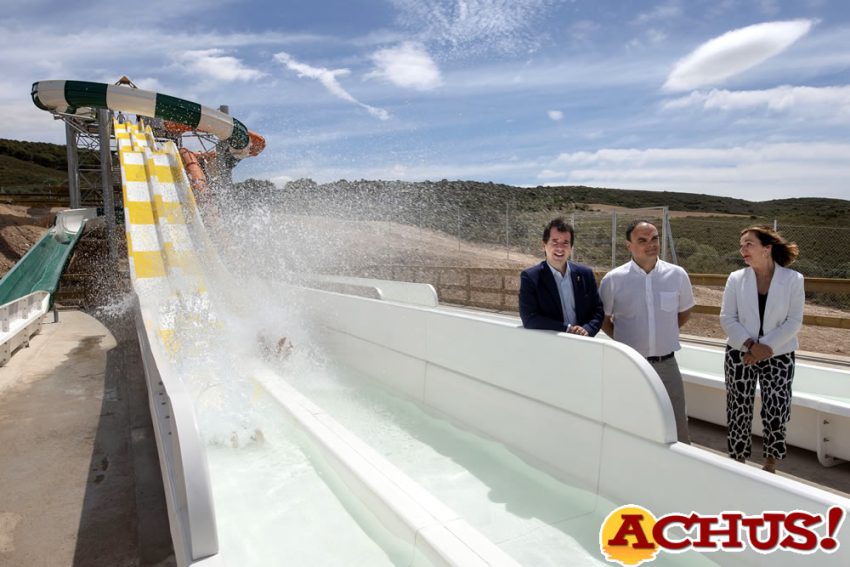 El consejero de Desarrollo Económico y Empresarial del Gobierno de Navarra, Mikel Irujo, acude Sendaviva al estreno de ‘Los rápidos’